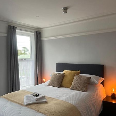 Brynhyfryd Guest House 卡迪根 外观 照片