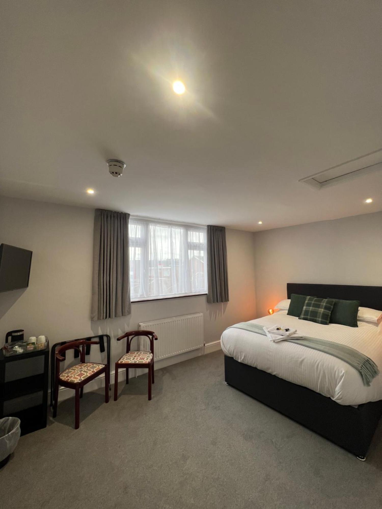 Brynhyfryd Guest House 卡迪根 外观 照片