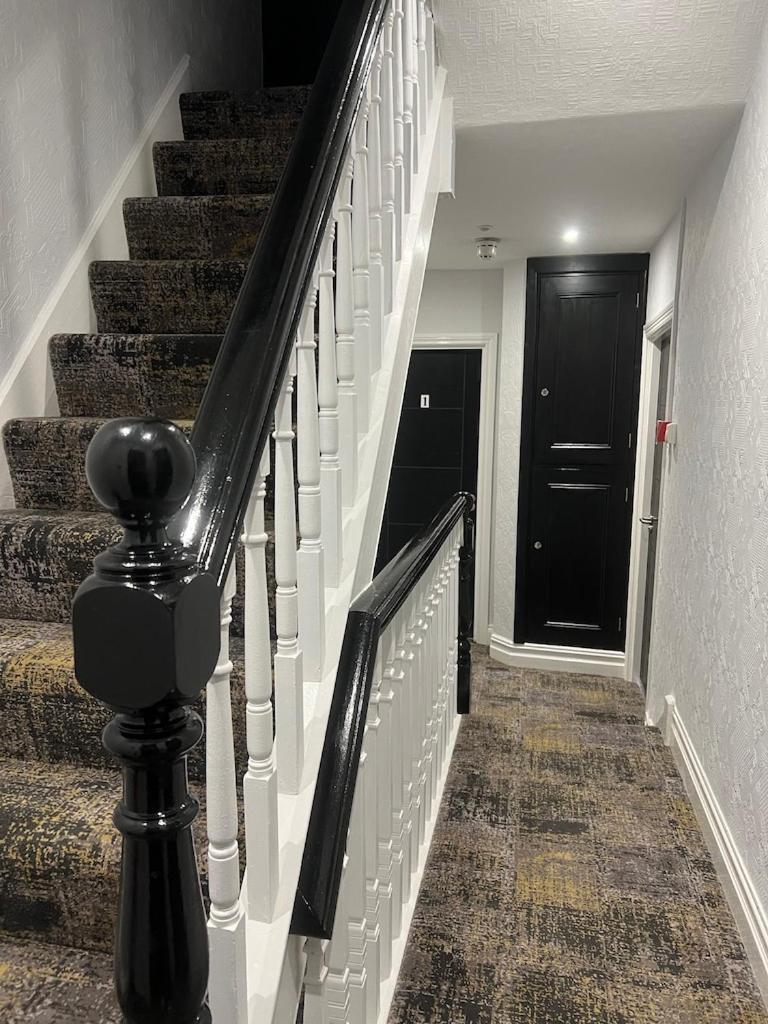 Brynhyfryd Guest House 卡迪根 外观 照片