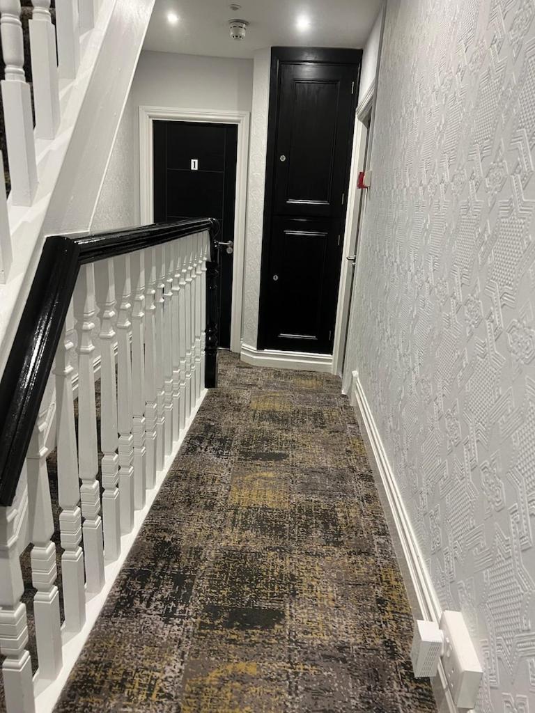 Brynhyfryd Guest House 卡迪根 外观 照片